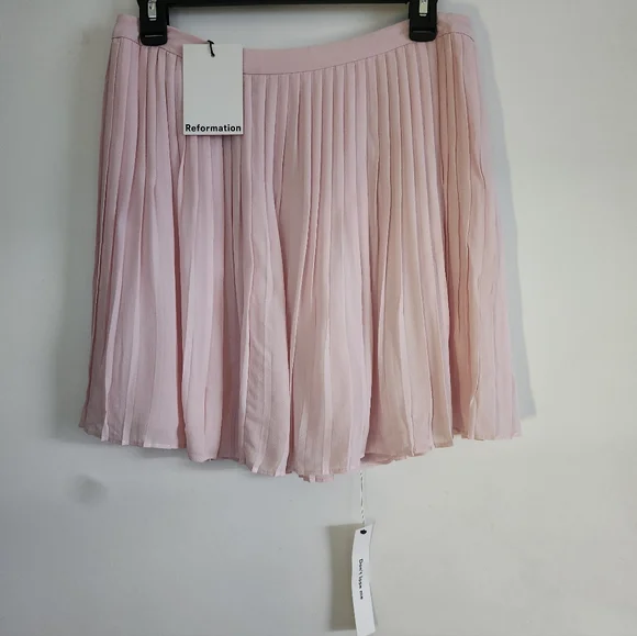 REFORMATION PINK LOVELL BLOSSOM CHERRY PLEATED MINI SKIRT Med NWT - Picture 2 of 11